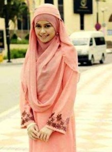 Memilih Kerudung Hijab Sesuai Bentuk Wajah