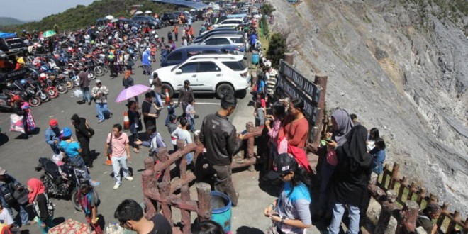 TWA Gunung Tangkuban Parahu Padat Pengunjung