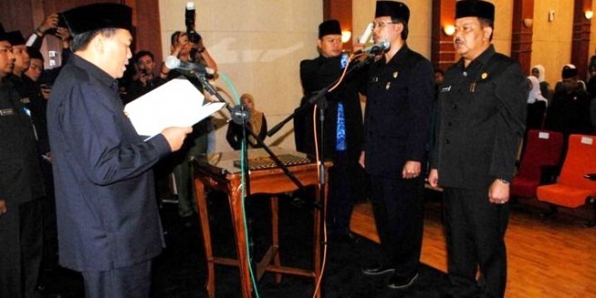 Kadispora-Kadinsos Tukar Posisi