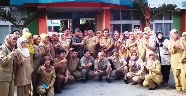 Kadisdik Latih Guru SMPN 30