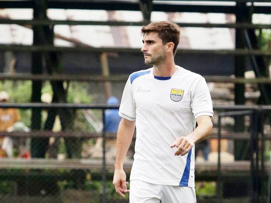 Pugliara Siap Bela Persib di ISC