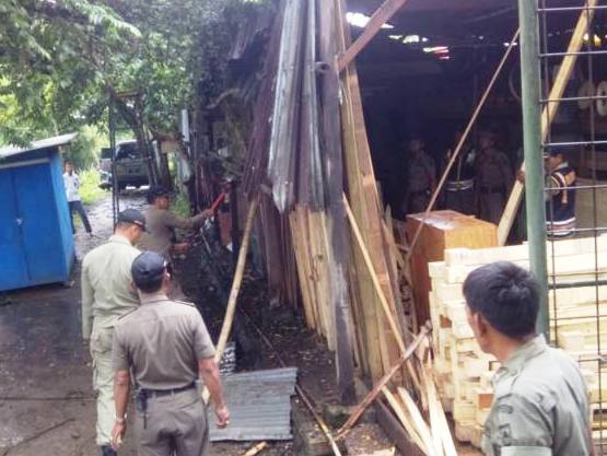 Bakal Terus Bongkar Bangunan Liar