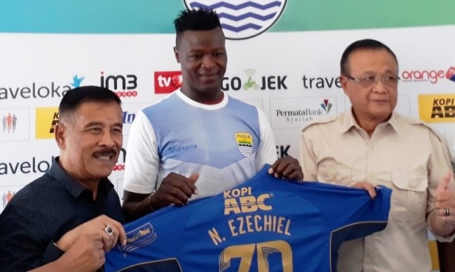 Wacana Larangan Striker Asing