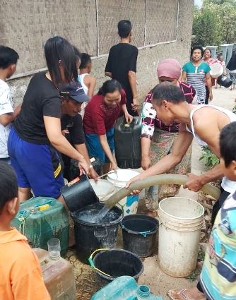 Kekeringan Warga Berebut Air Bersih