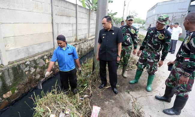 Limbah Pabrik Masih Cemari Sungai