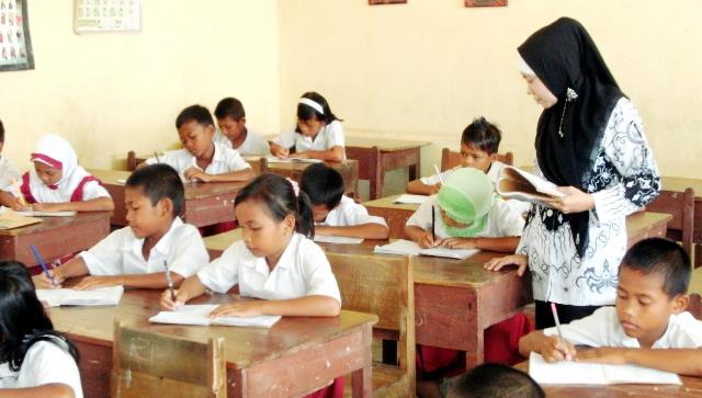 Honorarium Dibahas Khusus