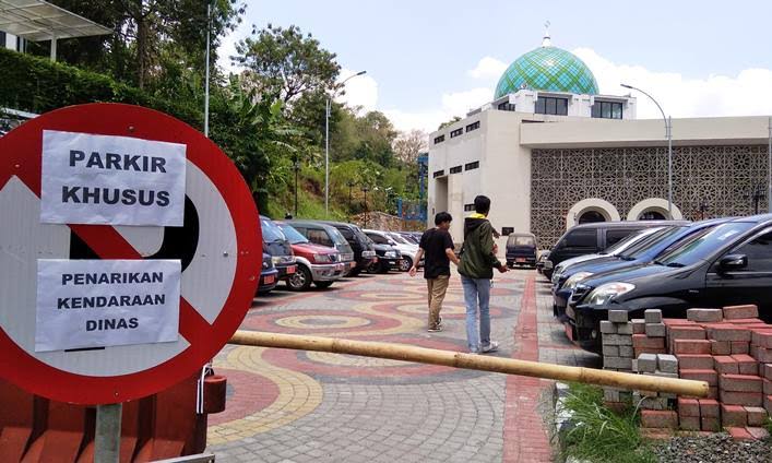 Mulai Tahun Ini Semua Kendaraan Dinas Ditarik