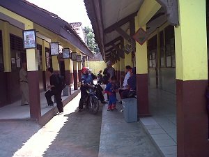 SDN Puseurjaya Kekurangan Ruang Kelas