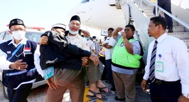 Jamaah Haji Ditunggu Udara Sangat Panas