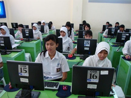 Sekolah dan pesantren dapat penjaringan konten internet