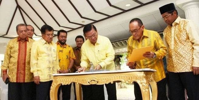 Berpolitik Tingkat Tinggi