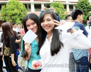 Pemprov Ambil Alih Pengelolaan SMA/SMK