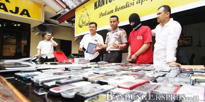 Tembak Si Tangan Setan