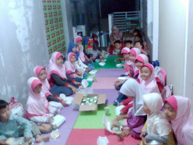 Buka Bersama Sahabat Pincoek Peduli, Gives = Happiness