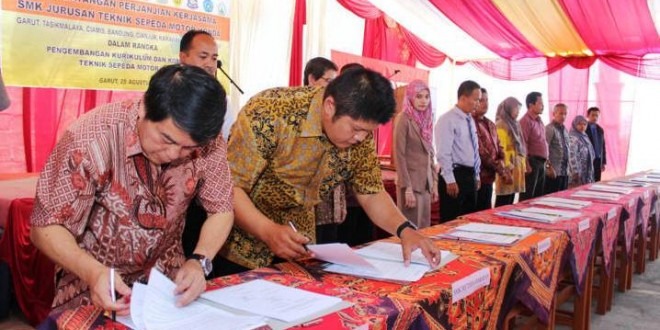 DAM Resmikan 12 SMK Kurikulum Teknik Sepeda Motor (KTSM) Honda di Jawa Barat