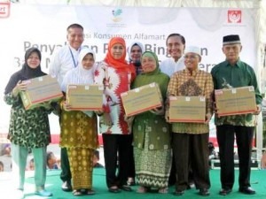 Alfamart Salurkan Bantuan melalui Donasi-Ku