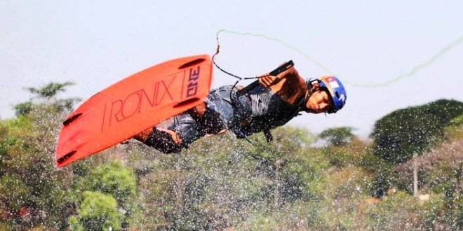 Tim Ski Air Sulit Berlatih