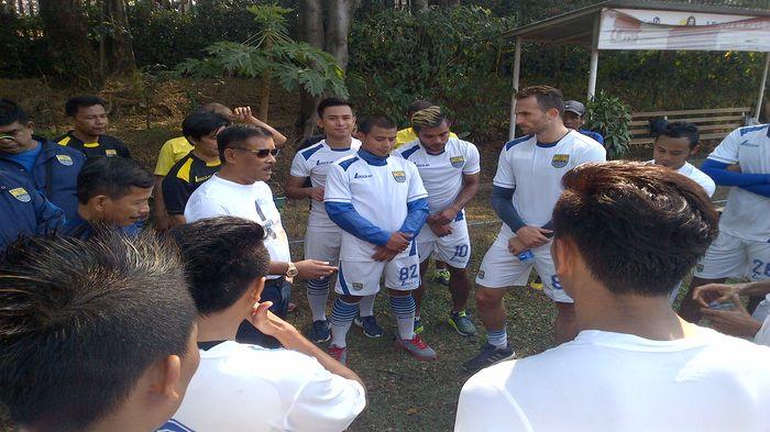 Prediksi Formasi Persib Mendatang