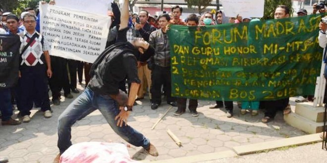 Guru Madrasah Minta Hak