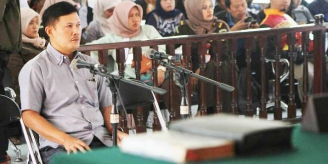 Wajib Kembalikan Uang Negara