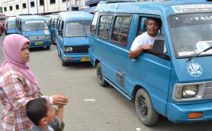 Sopir Angkot Diwajibkan Ikut BPJS