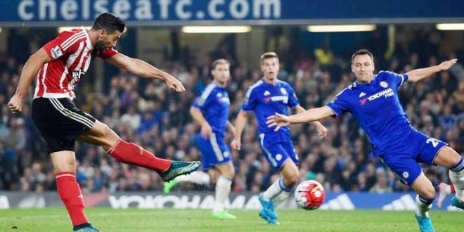 THE BLUES LEMPAR HANDUK