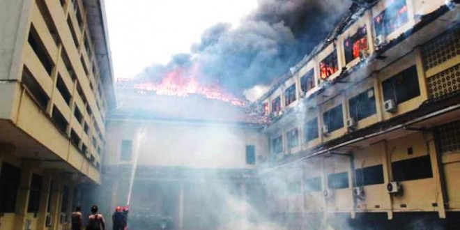 Gedung B Mapolda Jateng Ludes Terbakar