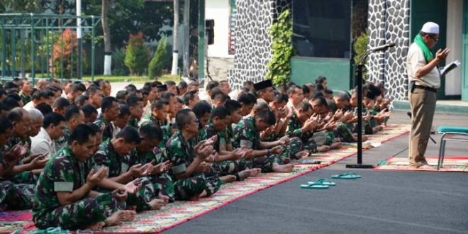 TNI AD Serempak Sholat Istisqa