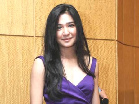 Mikha Tambayong Puasa Syuting dan Asmara