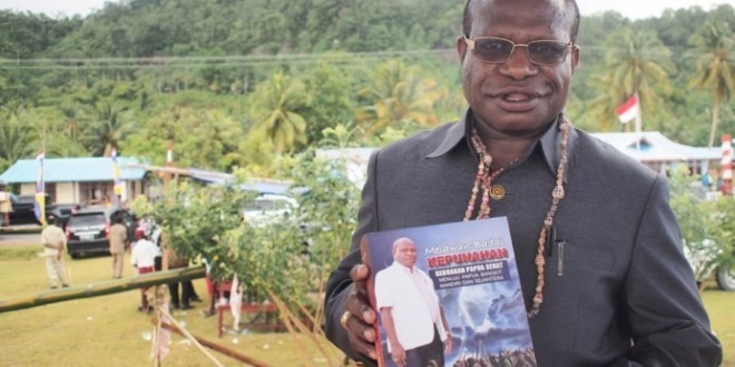 Dokter Pertama Papua yang Berbagi Pengalaman Kesehatan via Buku