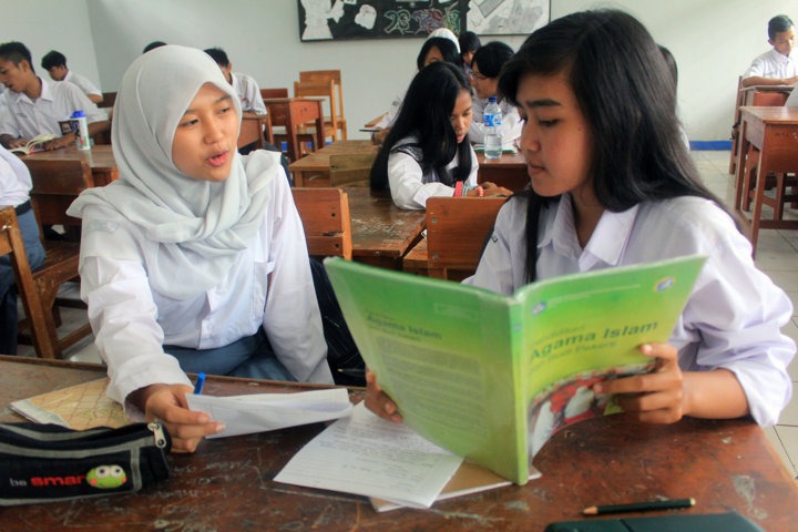 Kenakan Sanksi Sesuai UU‎