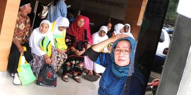 Ratusan Calon Jemaah Umroh Tertipu