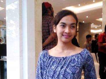 100 Persen Pemain, Kru, dan Lokasi dari Bandung