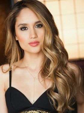 Cinta Laura: Berkah Tutup Tahun