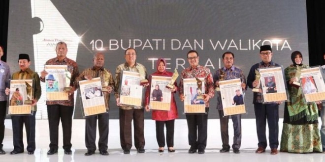 Kepala Daerah, Atlet dan Artis Terima Penghargaan dari Jawa Pos