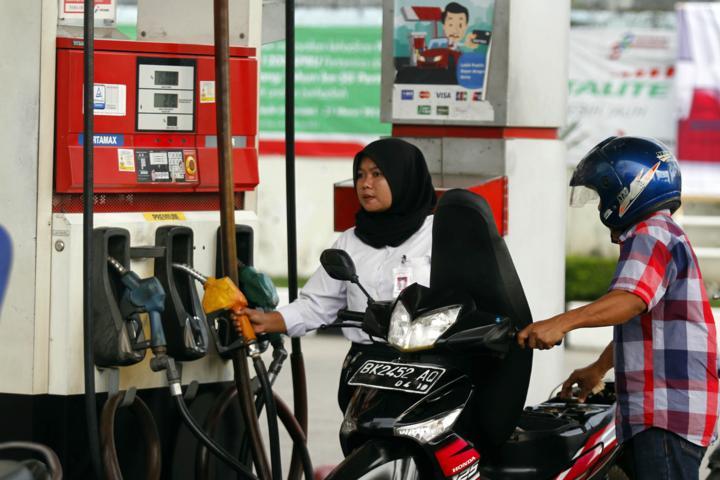 Harga BBM Ikuti Minyak Dunia , Bensin Rp 4.800, Solar Rp 3.150