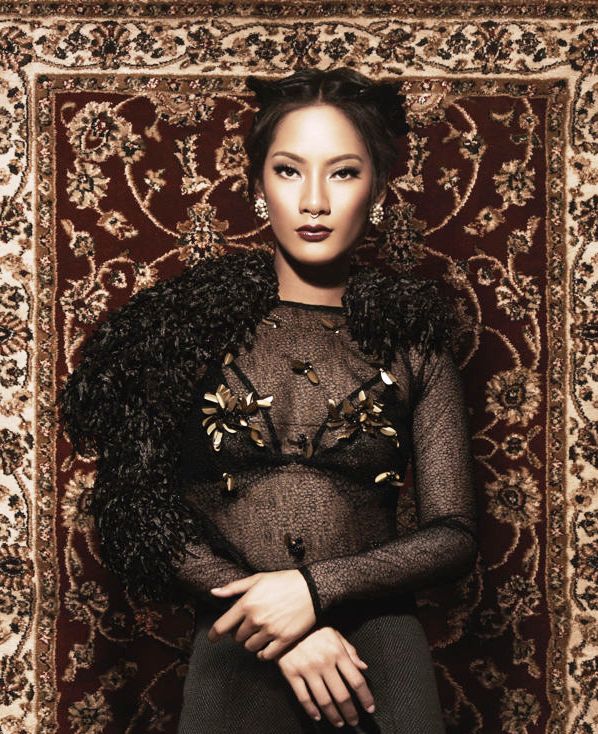 Tara Basro Olah Vokal demi Tiga Dara