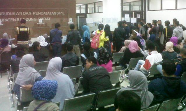 Disdukcasip KBB Bakal Gunakan Sistem Antrean Bank