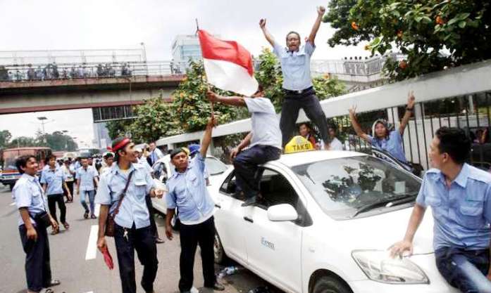 Online Tak Bisa Ditentang