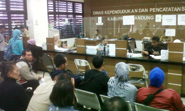 Gencarkan Pelayanan Satu Hari, Inovasi Positif Disdukcasip