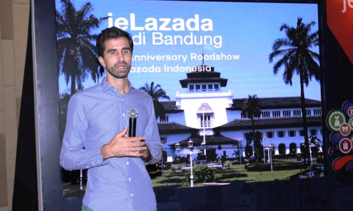 Orang Bandung Suka Belanja Pisau Dapur di Lazada