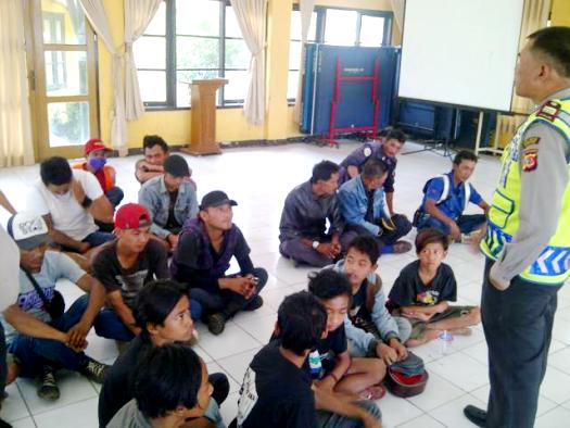 Coba Arahkan Gepeng ke Pesantren