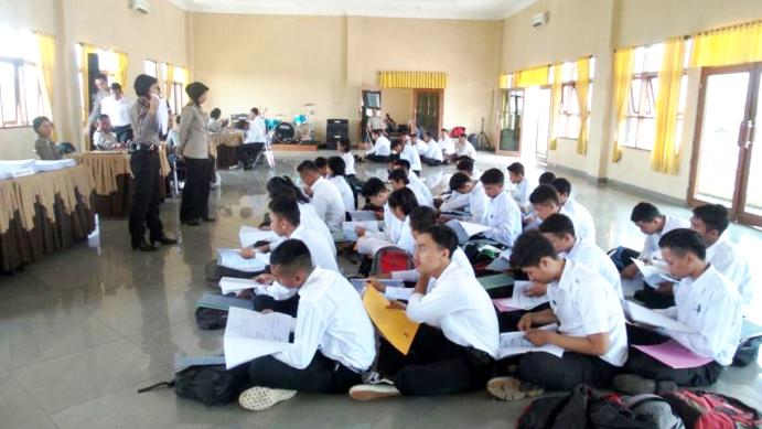 Polrestabes Bandung Sosialisasikan Penerimaan Calon Anggota PolriPolrestabes Bandung Sosialisasikan Penerimaan Calon Anggota Polri