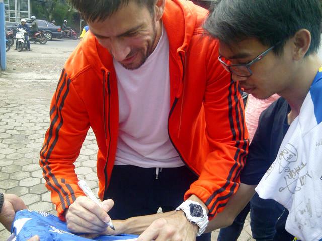 Lelang Barang Milik Pemain Persib Bandung