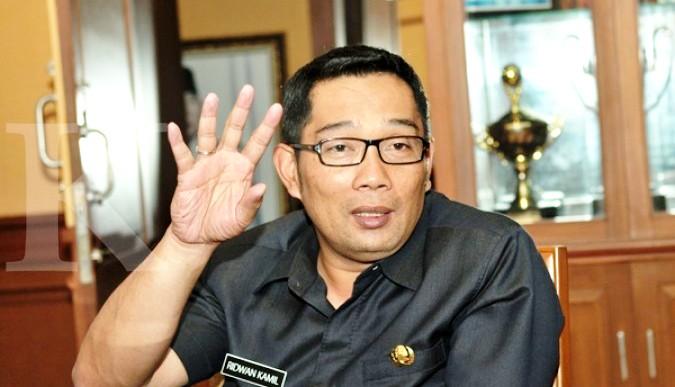 Terbukti KKN, Emil Pecat Camat-Lurah