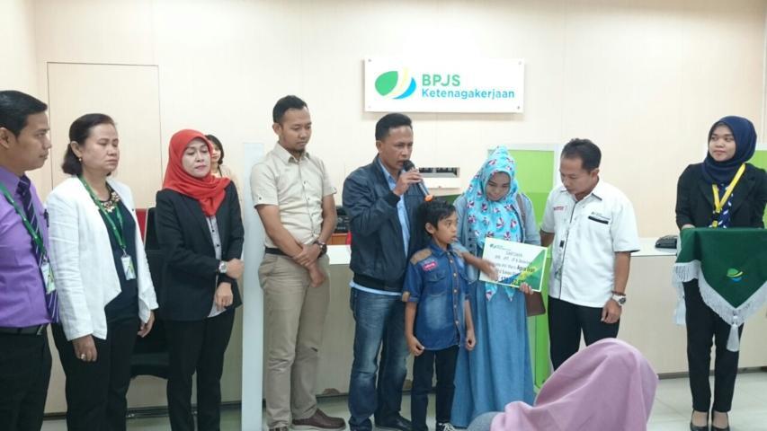 BPJS Ketenagakerjaan Cimahi Berikan Santunan