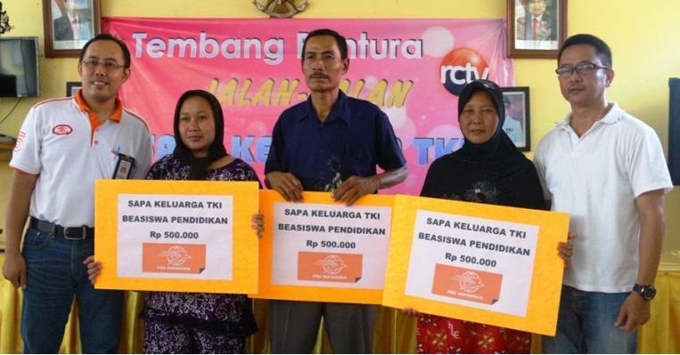 PT Pos Indonesia Bagikan Beasiswa Pendidikan bagi Keluarga TKI