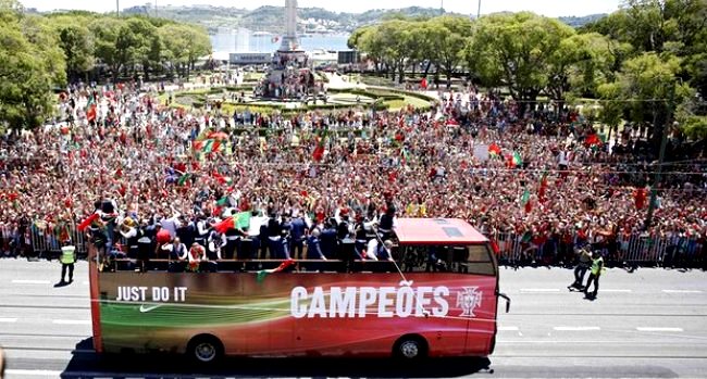 Cristiano Ronaldo Cs Disambut Bak Pahlawan Pulang Perang