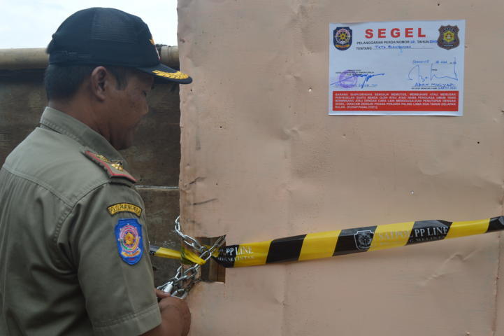 Satpol PP Segel Proyek Hotel