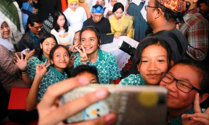 1.300 Pelajar SMA Jadi Relawan Kegiatan Tantangan Berbagi Buku untuk Tunanetra